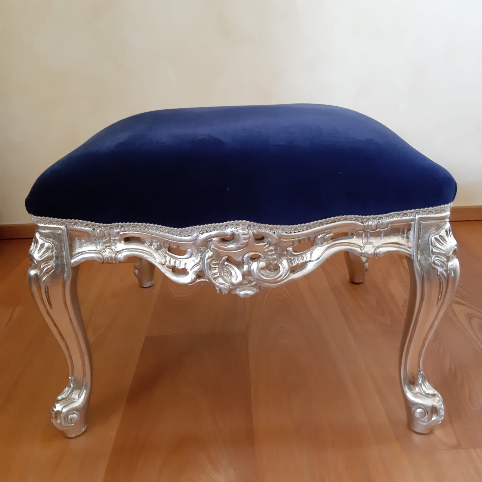 Divano luxury modello "prince relax" by Modà con pouf modello "riff" - immagine 11